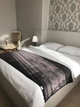 Отель Hotel Eurica Кутаиси Большой двухместный номер с 1 кроватью-1
